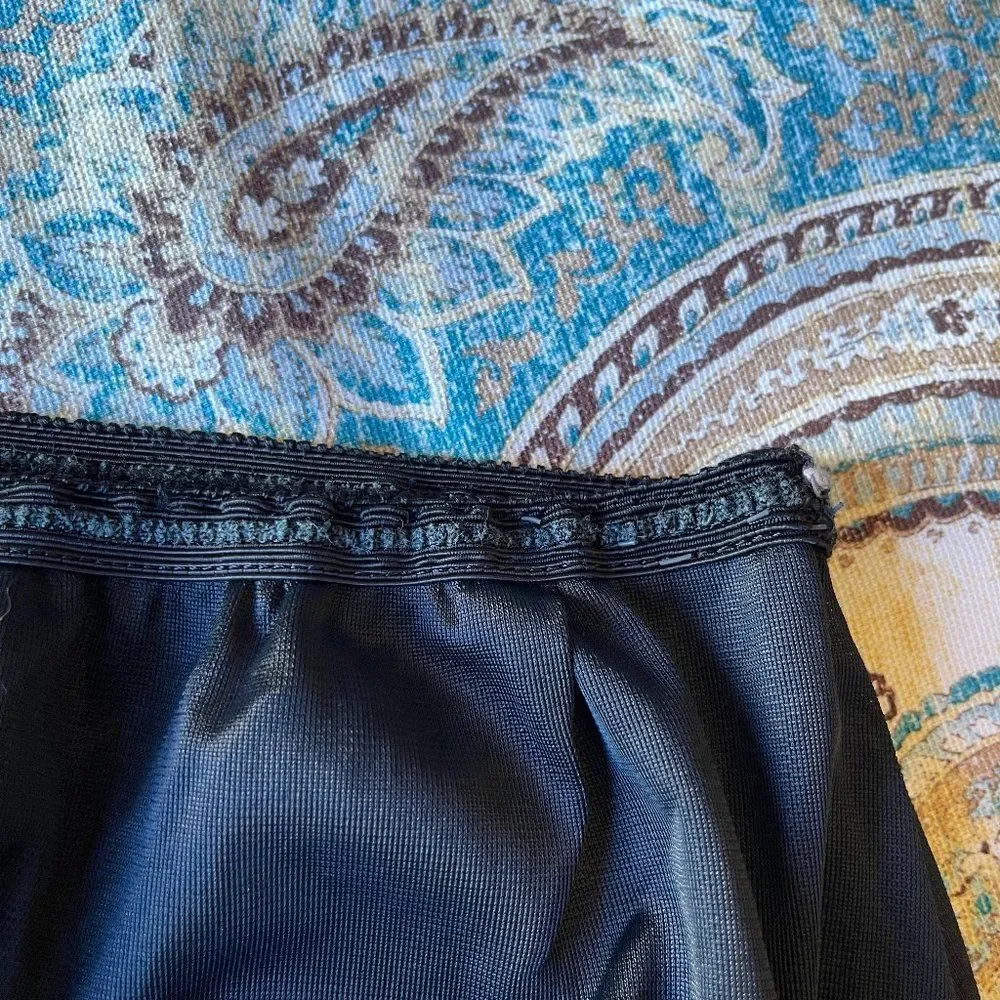 Vintage black 1/2 slip, lace and satin applique, gorgeous! 1940's 1950's - Picture 6 of 12